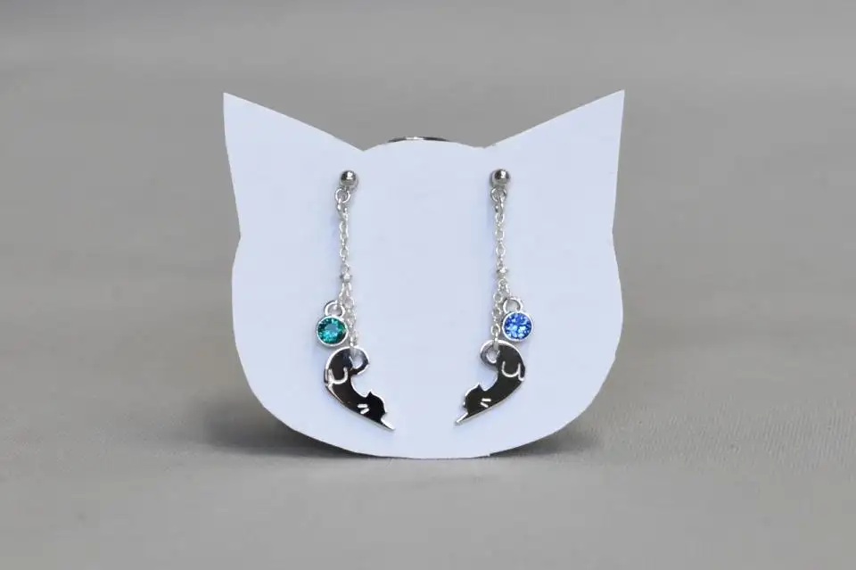 銀製ねこピアス